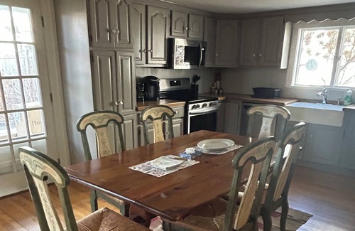 Litchfield Historic District House | The 1782 Darling House on the Litchfield Green