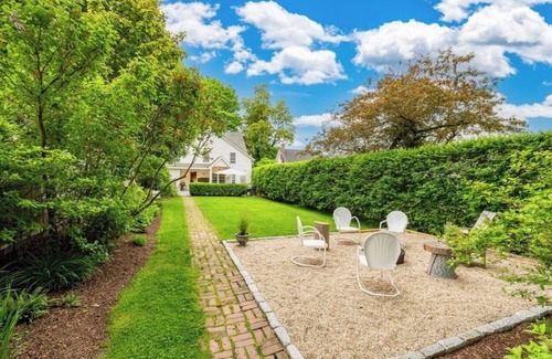 Litchfield Historic District House | The 1782 Darling House on the Litchfield Green