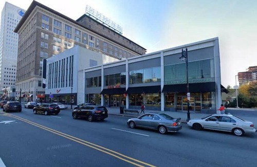 Newark Apartment | The 501 Getaway-2BR*HiddenGem*Skyline view*Rooftop