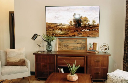 Leitchfield Apartment | The Aaron is a charming 2-bedroom/2 bathroom apartment.