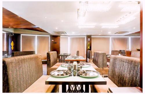 Bhubaneshwar Hotel | The Abhi-vadya - Ganges NEAR Kashi Vishwanath Temple -Ganga Ghat - Near-Cleaռ & Well-Decorated Rooms - Wi-fi -Parking -Excellent Customer Service - Best Hotel In VARANASI