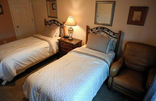 Fairbanks Apartment | The Adamina - Sitka Suite