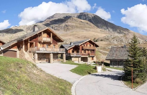 Viel-Alpe Ski Chalet | The Altiport Chalets - 6 Room Chalet Cabin 12 People