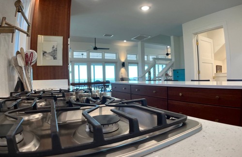 Alligator Point House | The Anchor. Gulf to Bay 3bed/3.5bath plus loft. Sleeps 6-8 NEW FOR FALL 2026
