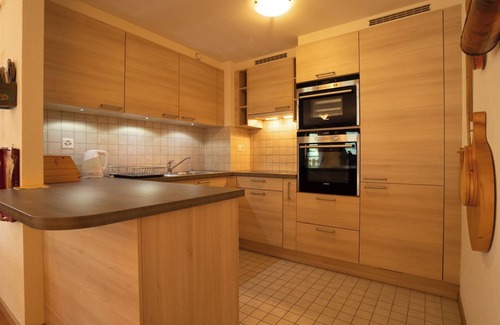 Barboleusaz Apartment | The apartment is located 150m from the Place de la Barboleuse in Gryon, close to all amenities, the