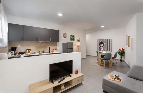 Kallithea Apartment | The Aristotelian Suites by Athens Stay