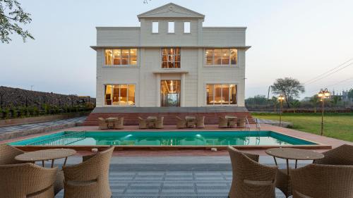 Nanded Hotel | The Arowana Divine