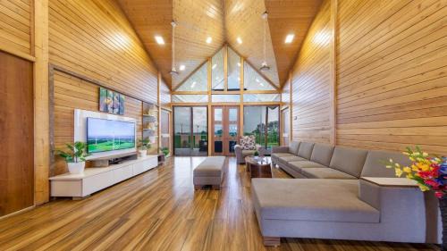 Nanded Hotel | The Arowana Divine