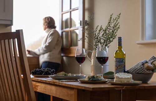 Broadwoodkelly House | The Artist's Garret