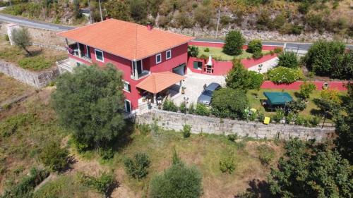 Arcos de Valdevez House | The Assento Elegance and Nature