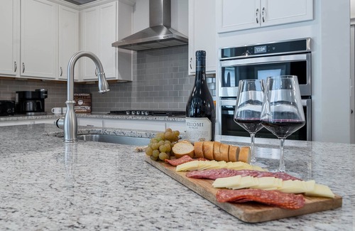 Athens House | The Athens Escape - Minutes from UGA! Go Dawgs!