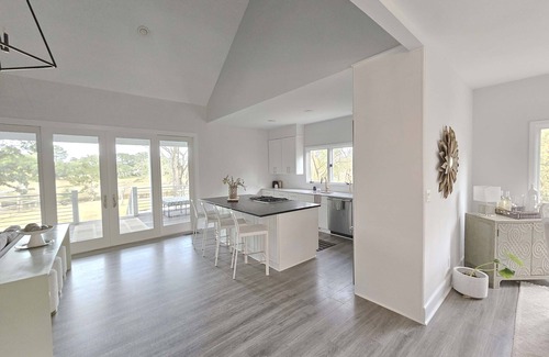 Johns Island Cottage | The Awaysis - Charleston Waterfront 10min to Kiawah beaches 20min to downtown.