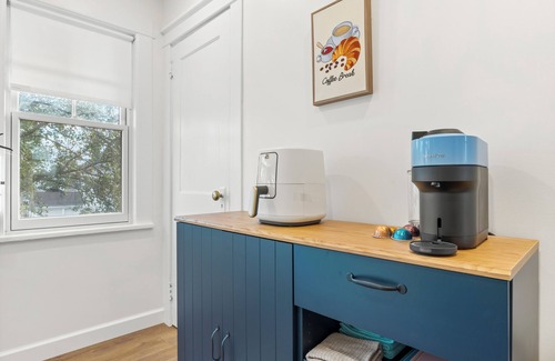 Bergenfield House | The Bar Loft - Second Floor Suite. Close proximity to NYC and MetLife Stadium.