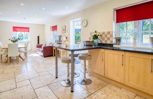 Nantgarw House | The Barn - 4 Bedroom - Tyn-Y-Coed Farm - Cardiff