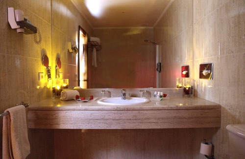 Ain Al Mraiseh Hotel | The Bayview Hotel