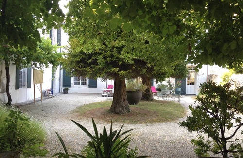 Saint-Georges-de-Didonne House | The beach 100 m- Beautiful renovated authentic Logis -14 peopl