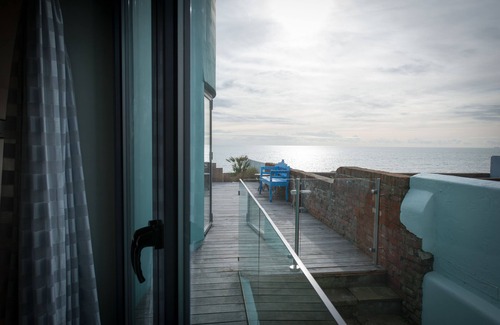 Sandgate House | The Beach House at Sandgate Right on the beach