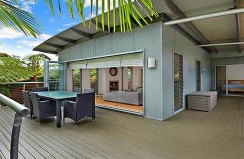 Bateau Bay House | THE BEACH HOUSE SPA RETREAT
