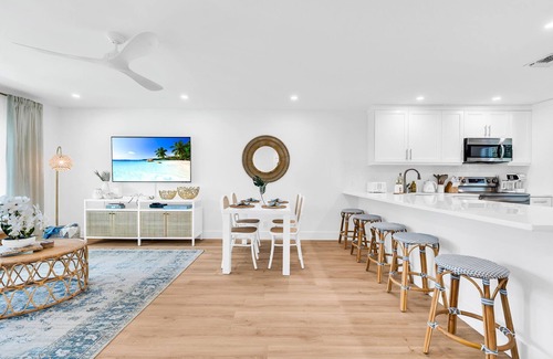 Juno Beach Condo | The Beach Villa in Juno! 3-Steps to the Beach