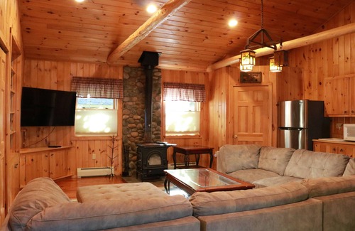 Inlet House | The Bears Cottages House on 4th Lake - Full-Season Snowbird Retreat Dec–Mar Only