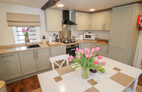 Broadway Cottage | The Bindery