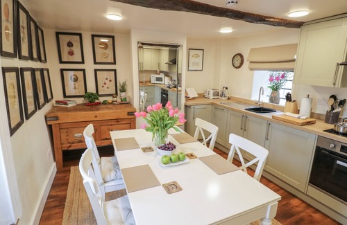 Broadway Cottage | The Bindery