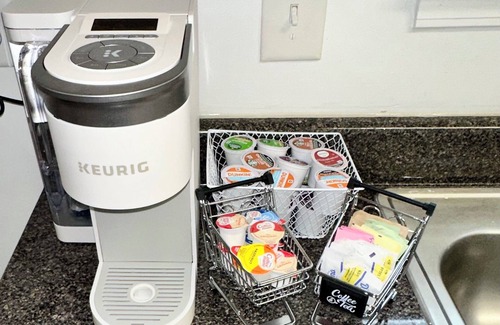 Irondale House | The Blush Boho Bungalow - 15 Miles from the Airport - 2br, 2 full bath with WiFi