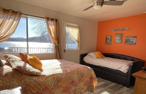 Clear Lake Cottage | The Boathouse Cottage Clearlake Oaks