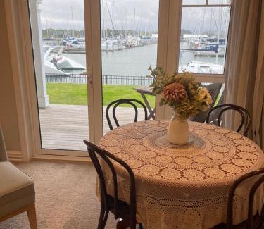 One Tree Point Apartment | The Boathouse