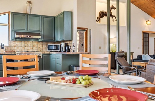 Salmon Creek House | The Bodega House~Family Escape where the Ocean meets Pastures!WiFi/Yard Games