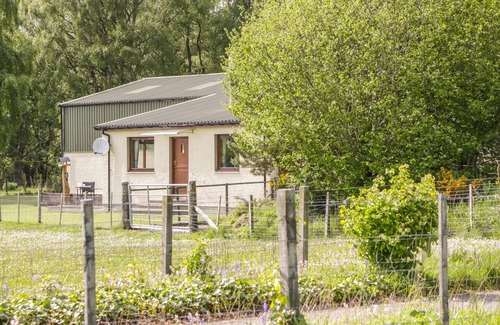 Marybank House | THE BOTHY, with open fire in Muir Of Ord
