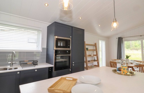 Haverthwaite Cottage | THE BRAMBLES, pet friendly, with a garden in Haverthwaite