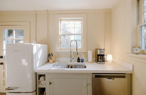 Wrightsville Beach House | The Bungalow Lounge by WB Abodes