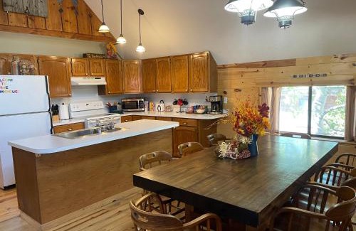 Red River House | The Bunkhouse By The River With High Speed Wifi