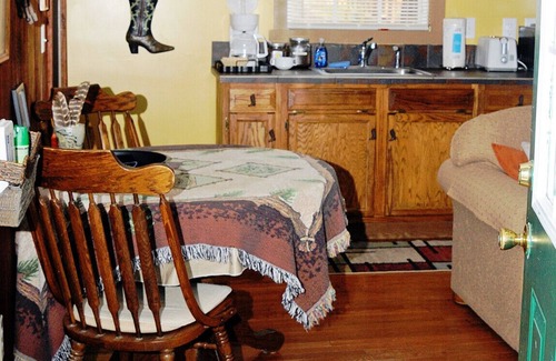 Sparta Cabin | "The BunkHouse" a Pet Friendly Cabin on a 50 Acre Horse Farm, The Bunkhouse - 1br Cabin w/View on a