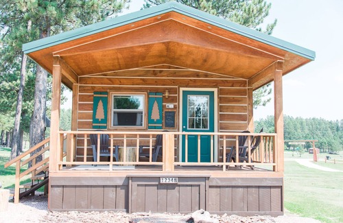Custer Cabin | The Cabin At Dakota Dream B&B. Quiet, Secluded, Close To Downtown Custer