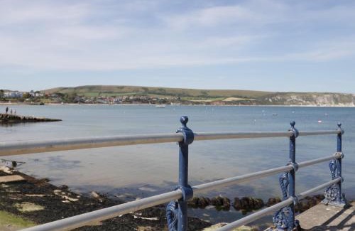 Swanage House | The Cabin