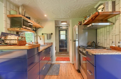 Logan Apartment | The Caboose at SR Station No. 1 | Hocking Hills