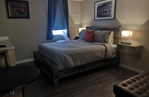 Golden Hotel | The Cache Hotel and Lodgings