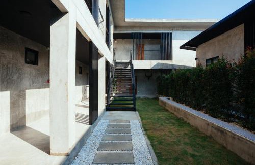 Nong Kwai Hotel | The Camp Muay Thai Resort and Academy