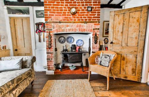 Old Town Hastings House | The Captains Cottage (Old Town)