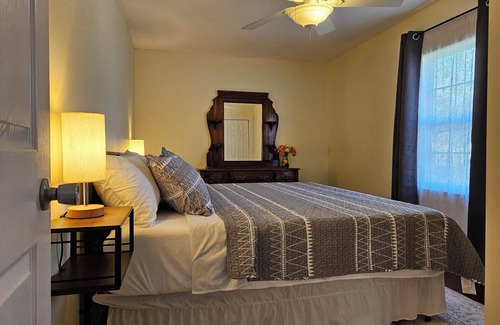 Fort Payne House | The Carriage House: Charming Guest House w/BR, LR, DR, Full Kitchen, & Bath