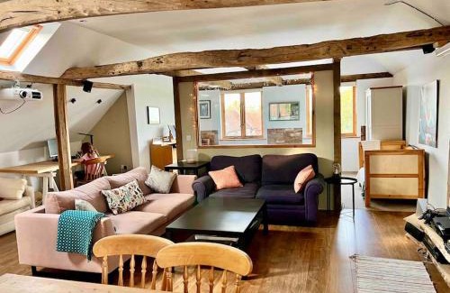 Rye Apartment | The Cart Loft - Private Apartment on farm in Rye