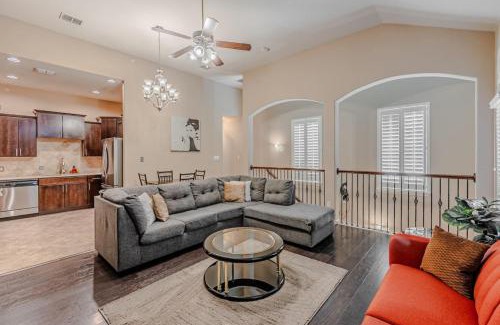 The Colony House | The Castle by the Lake with Pool and Balcony near Grandscape