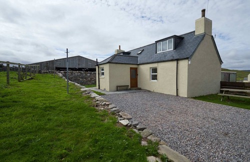Sangomore House | THE CATTLEMAN'S BOTHY - Highland House with Stunning Balnakeil Beach Views.