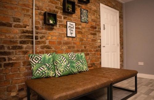 Birkenhead Apartment | The Cavern Apartment @ Liver House