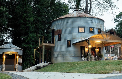 Lincolnton House | The Cedar St Silo- Sleeps 4 w/Fireplace & Hot Tub. Walk to Downtown Lincolnton
