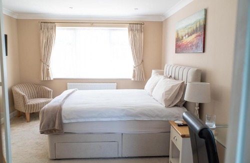 West Clandon Bed & Breakfast | The Cedars