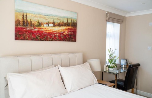 West Clandon Bed & Breakfast | The Cedars