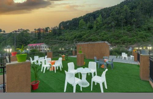 Fagu Hotel | The Charvi Retreat Kufri I Vacations I Conference I MICE I Family Events I Open Air Terrace I Sky Bonfire I Wooden Rooms With Pvt Balconies I Kufri by Exotic Stays